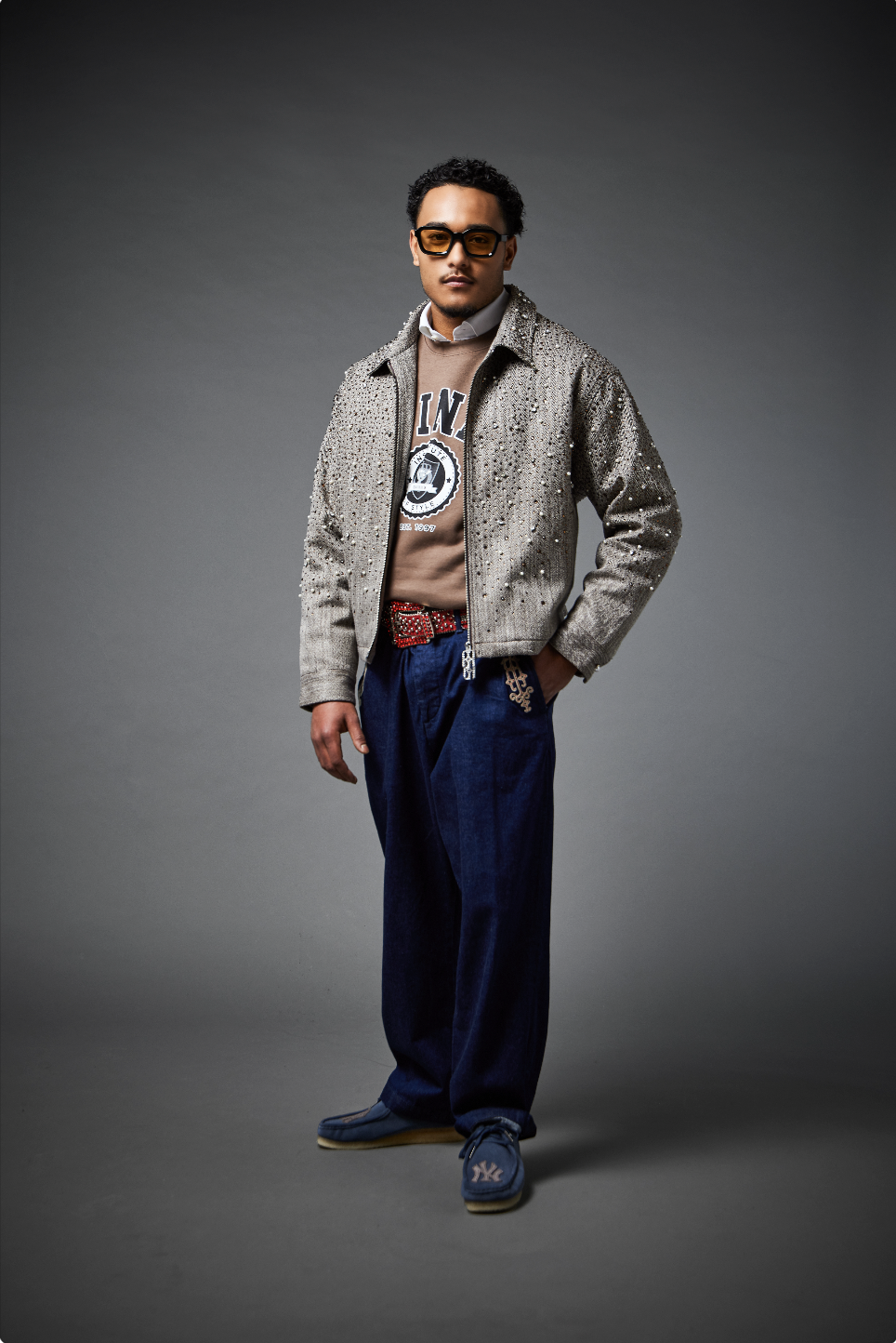 QUINNS College Sweater - Brown